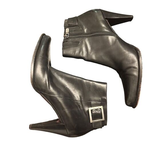 Donald J Pliner Leather Buckle Detail Heeled Booties - Picture 3 of 15